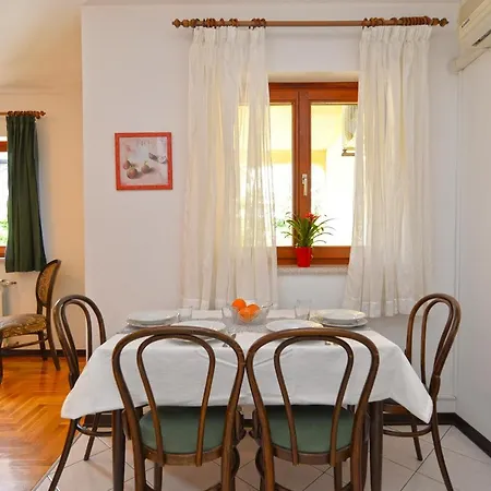 Jasna 739 *